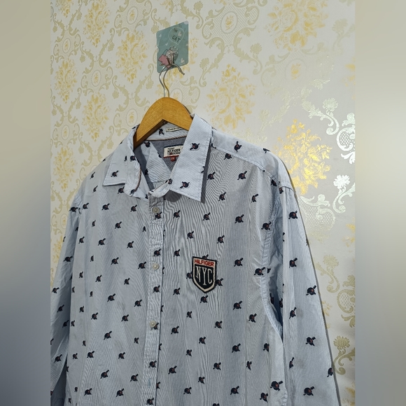 Tommy Hilfiger - Picture 3 of 6